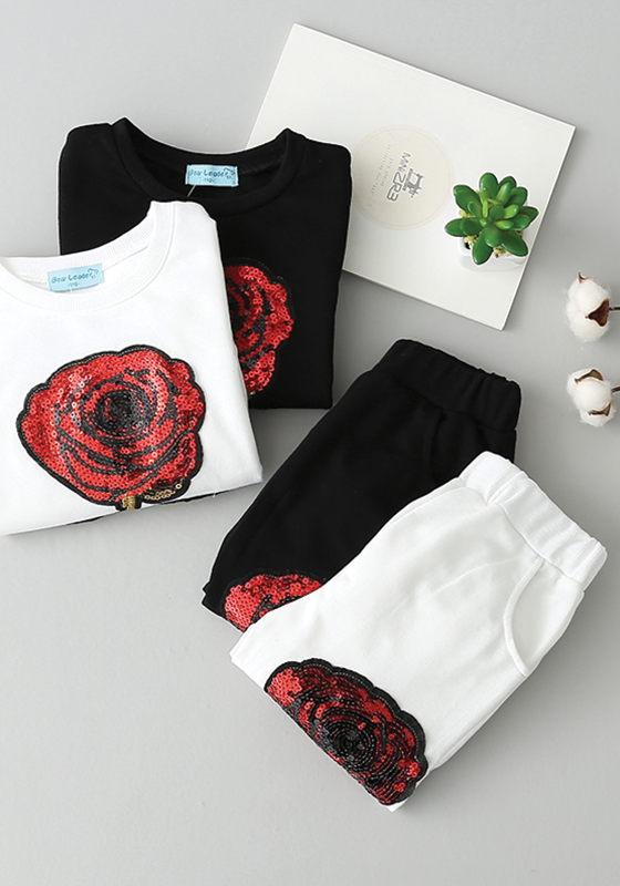 Lisa T-shirt & Rose Pants Lisa T-shirt & Rose Pants