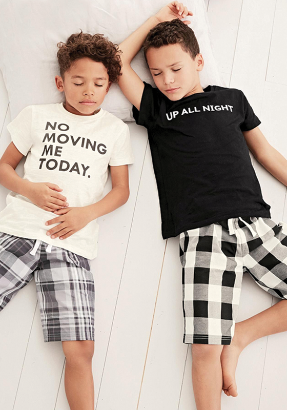 Muna T-Shirt & Plaid Pants Muna T-Shirt & Plaid Pants