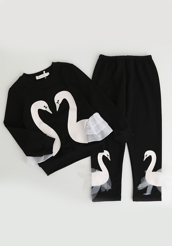 Sweatshirts & Pants Suit Sweatshirts & Pants Suit